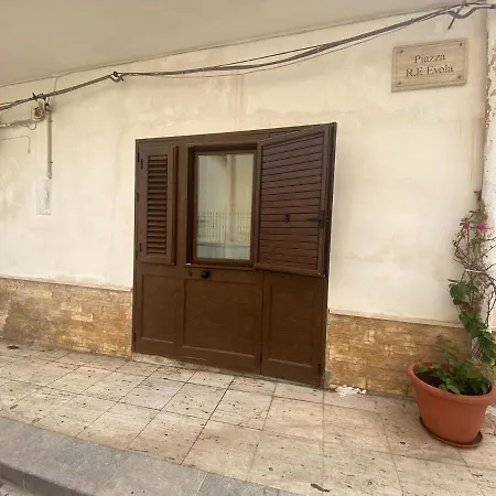 Casa In Piazza * Balestrate