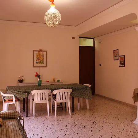 Casa In Piazza * 彼得罗西诺